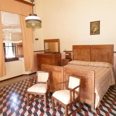 Aparthotel Elena 3*