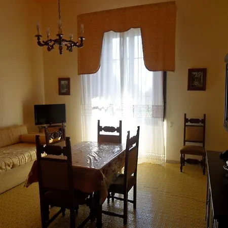 Aparthotel Elena Guardistallo