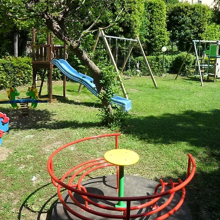 Elena Aparthotel 3*