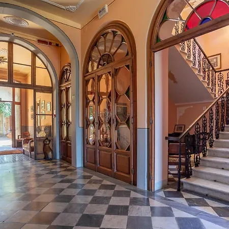 Elena Aparthotel 3*