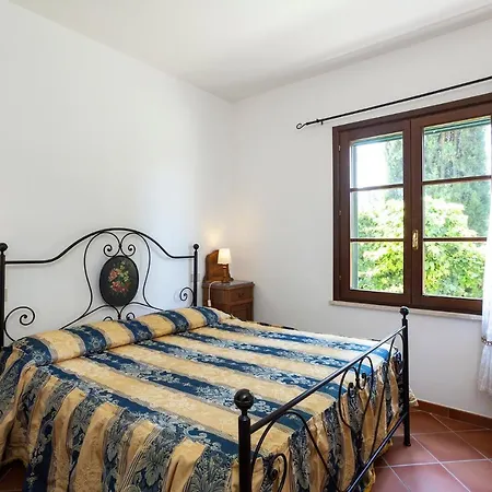Elena Aparthotel