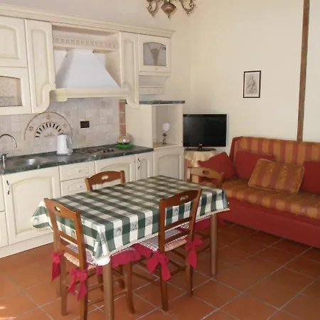 Aparthotel Elena 3*