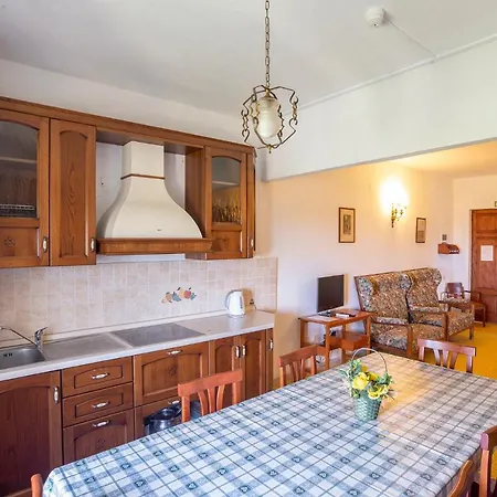 Elena Aparthotel Guardistallo