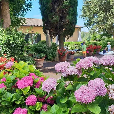 Elena Aparthotel Guardistallo
