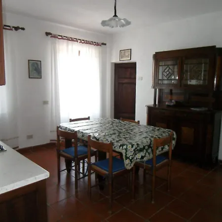 Aparthotel Elena 3*